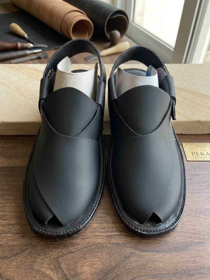 Matt Black Plain Peshawari Sandals for Men – Premium Handmade Traditional Chappal